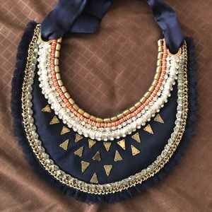 Stella & DotBlue Bib necklace